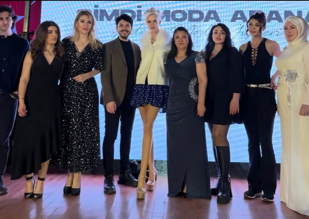 b0c6bb4a-cc5b-42f8-a86b-707889f2d053 UÇANKUŞ MAGAZİN | Fatih Ömercikoğlu ile Adana’da Moda Rüzgarı