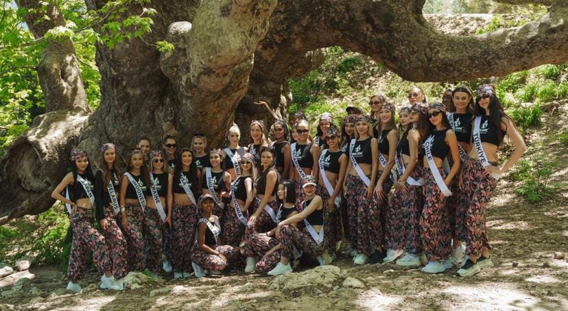 UÇANKUŞ MAGAZİN | TOROSLARDA GÜZELLİK RÜZGARI: MİSS AURA GÜZELLERİ ŞALVAR GİYİP PODYUMA ÇIKTI!